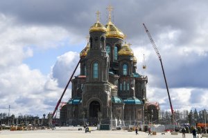 Cathedral_of_the_Resurrection_of_Christ,_Odintsovsky_District_01.jpg