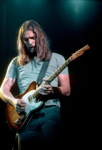 David-Gilmour-Credit-Michael-Ochs-Archives-Getty-Images@1167x1707.jpg